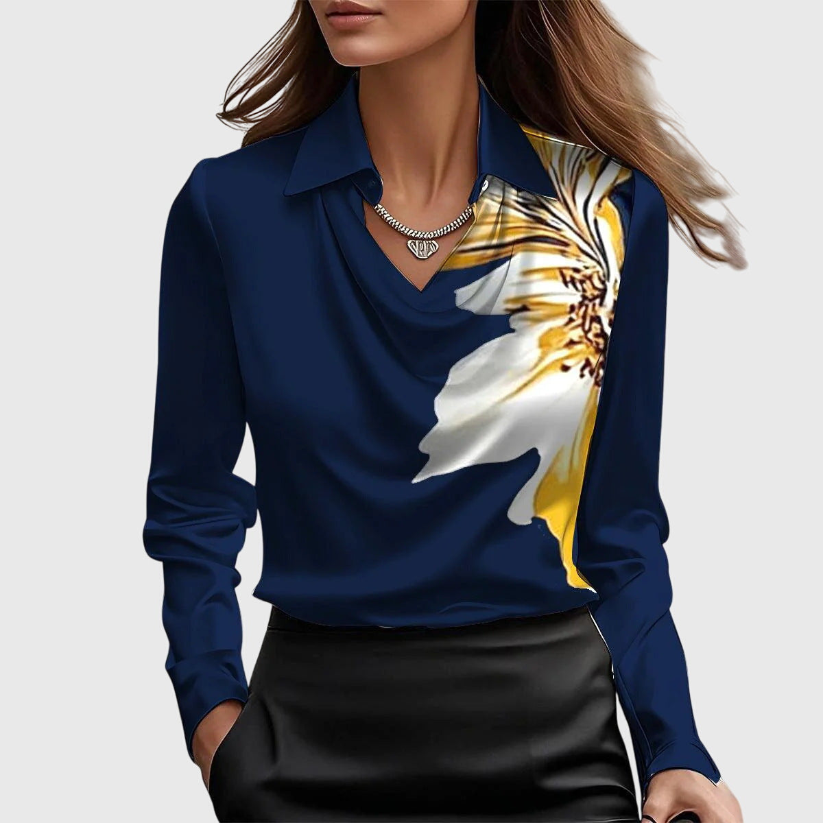 Sylvia | Satijnen Blouse met luxe glans en plooihals