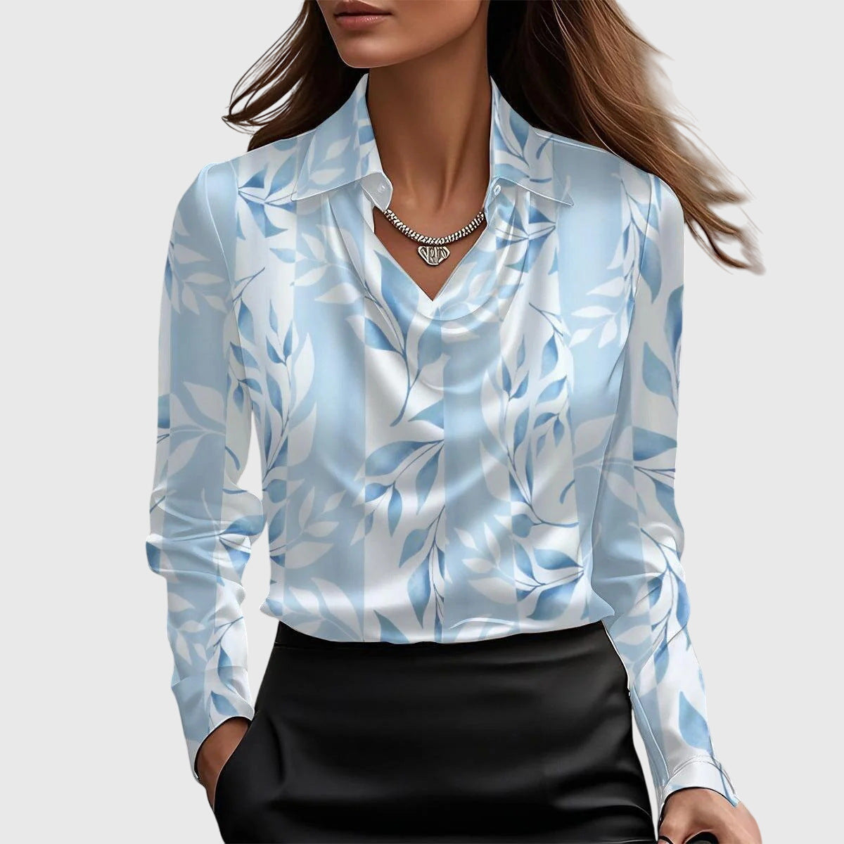 Sylvia | Satijnen Blouse met luxe glans en plooihals