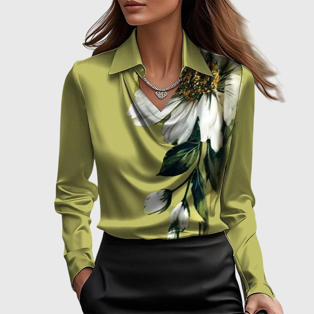 Sylvia | Satijnen Blouse met luxe glans en plooihals