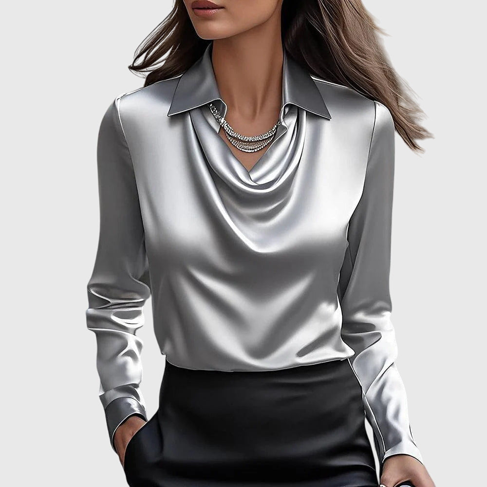 Sylvia | Satijnen Blouse met luxe glans en plooihals